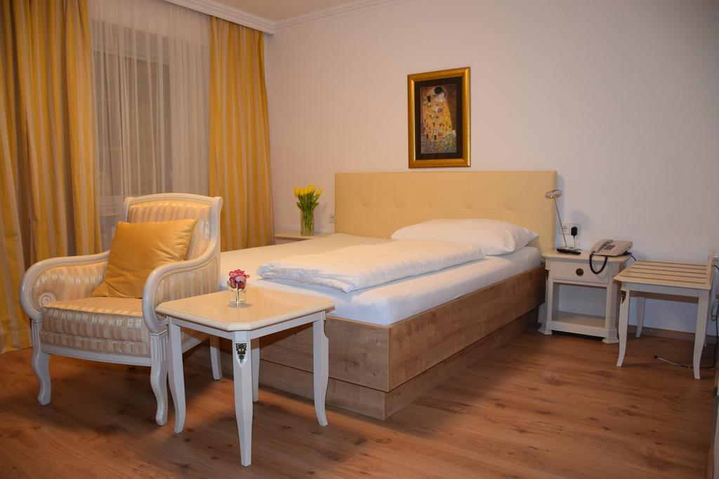 Appartement-Hotel Gh Zum Goldenen Schiff Enns Habitación foto